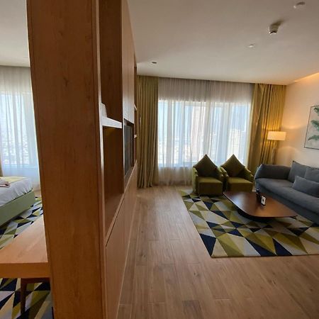 The Bentley Luxury Hotel & Suites Doha Exterior photo A suite at the hotel